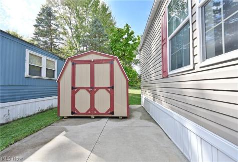 29 Carl Lane Olmsted Twp OH 44138