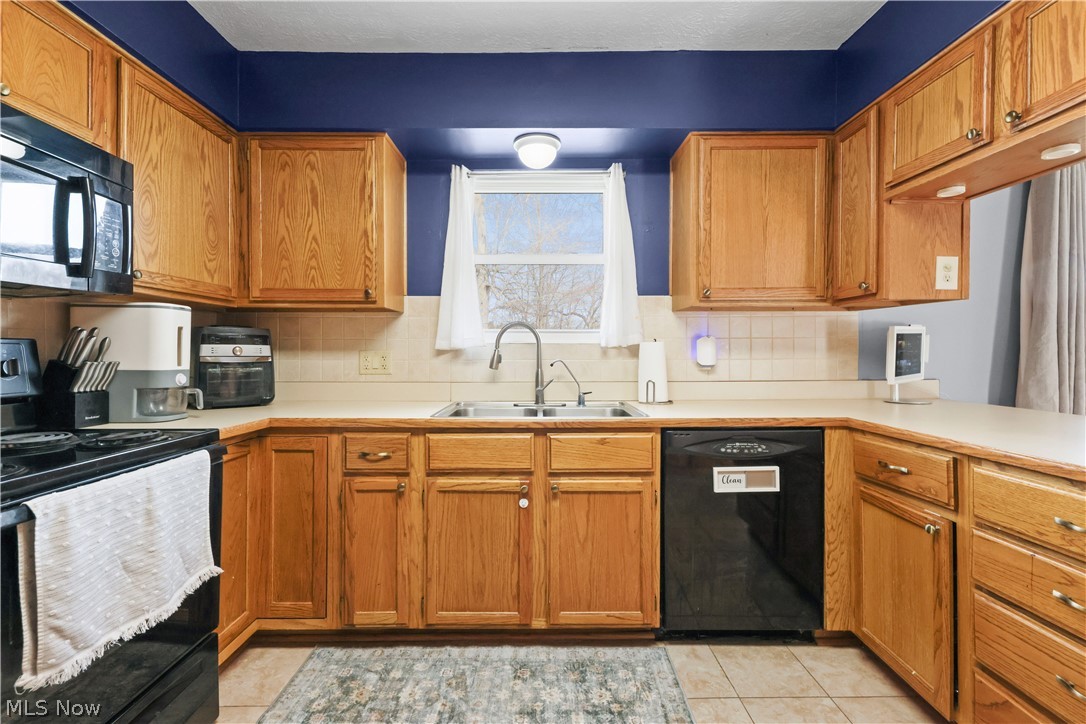 7010 Stonecreek Avenue NE Canton OH 44721