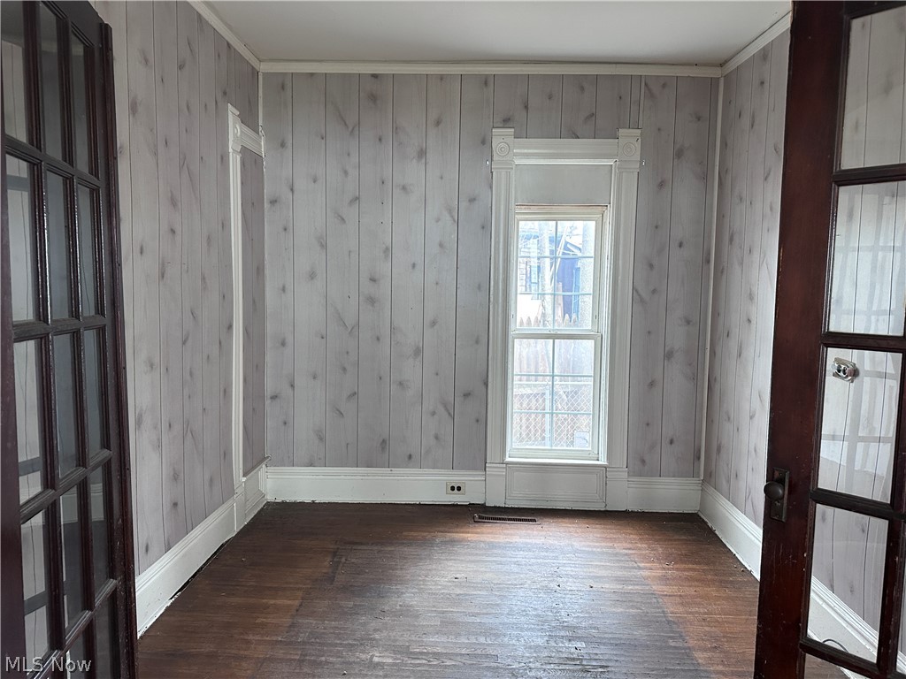 284 Clay Conneaut OH 44030