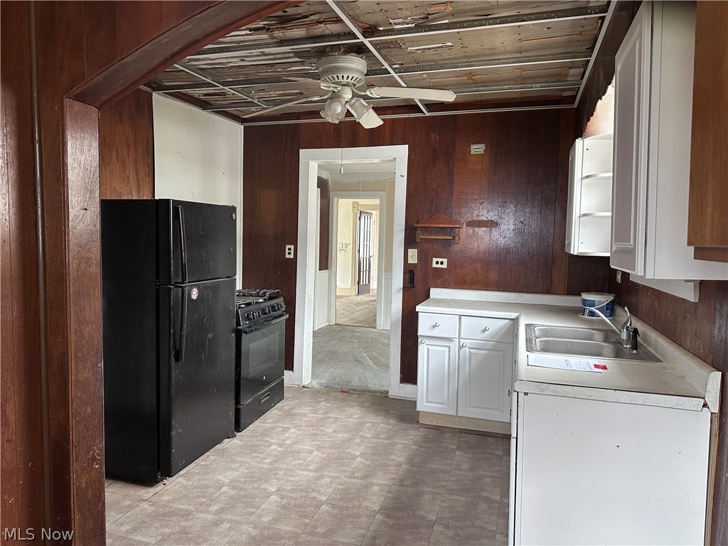 284 Clay Conneaut OH 44030