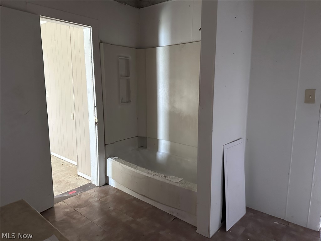 284 Clay Conneaut OH 44030