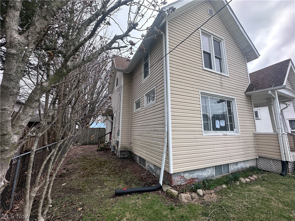 284 Clay Conneaut OH 44030