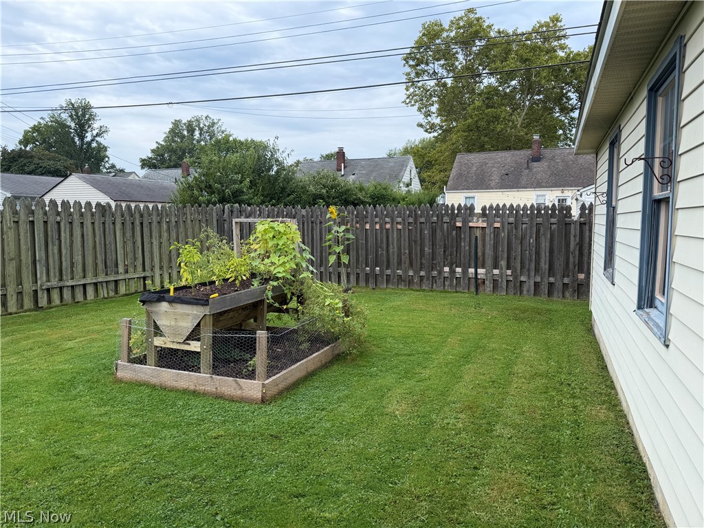812 West Drive Sheffield OH 44054