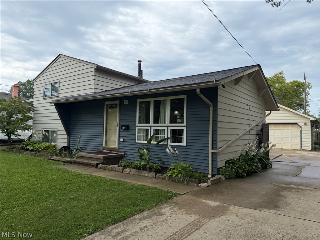 812 West Drive Sheffield OH 44054