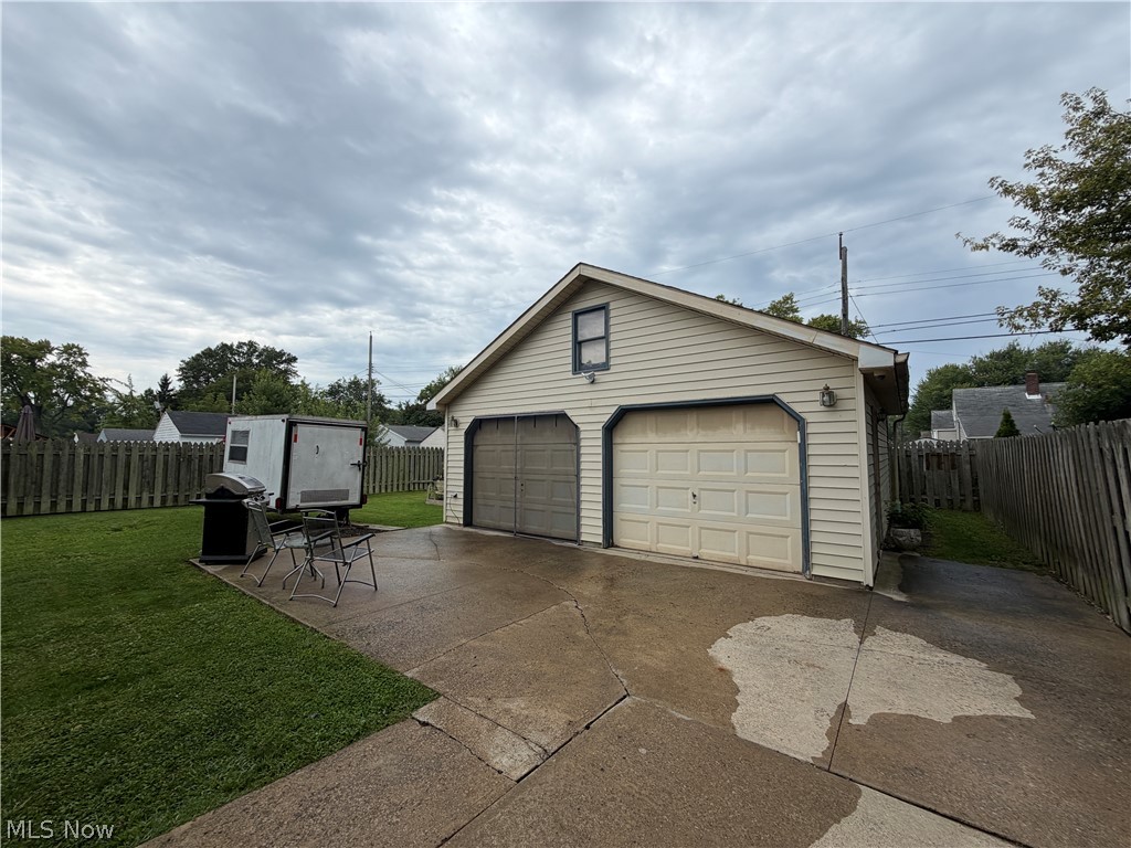 812 West Drive Sheffield OH 44054