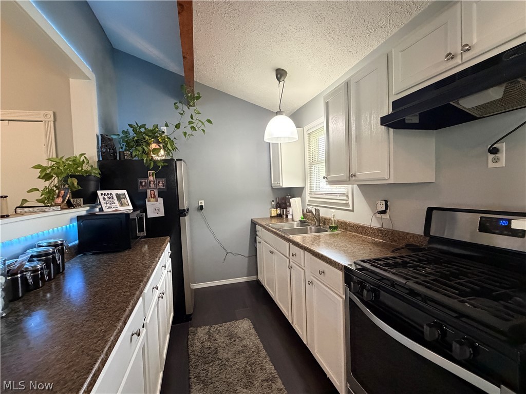 812 West Drive Sheffield OH 44054