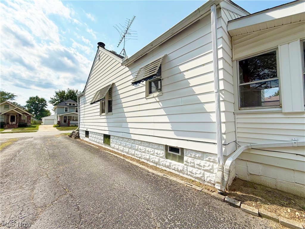 342 Concord Avenue Elyria OH 44035