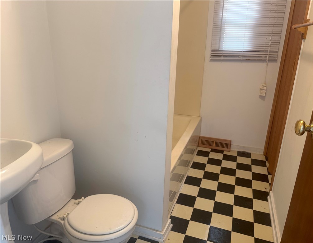 2549 Church Street Lakemore OH 44250