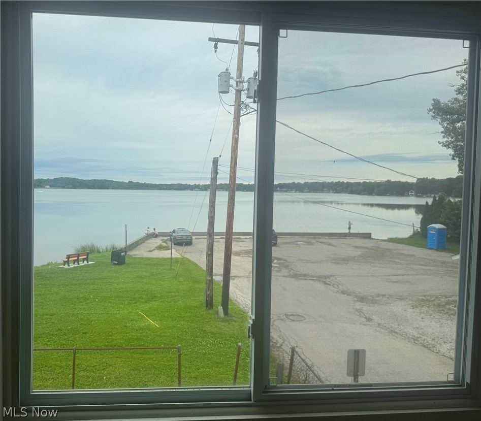 2549 Church Street Lakemore OH 44250