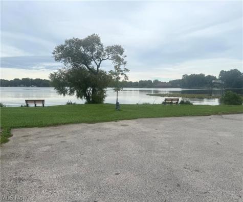 2549 Church Street Lakemore OH 44250