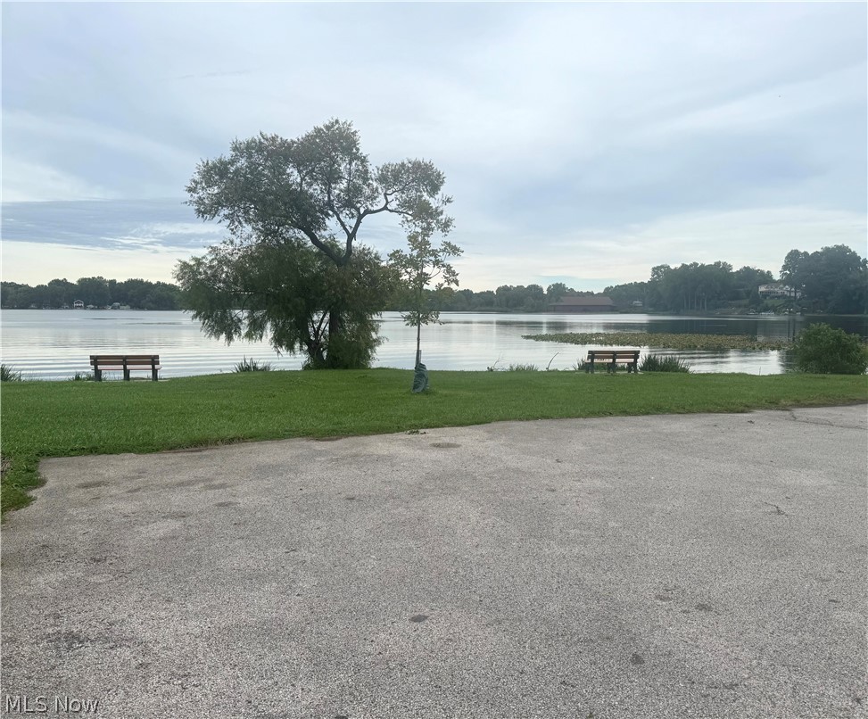 2549 Church Street Lakemore OH 44250