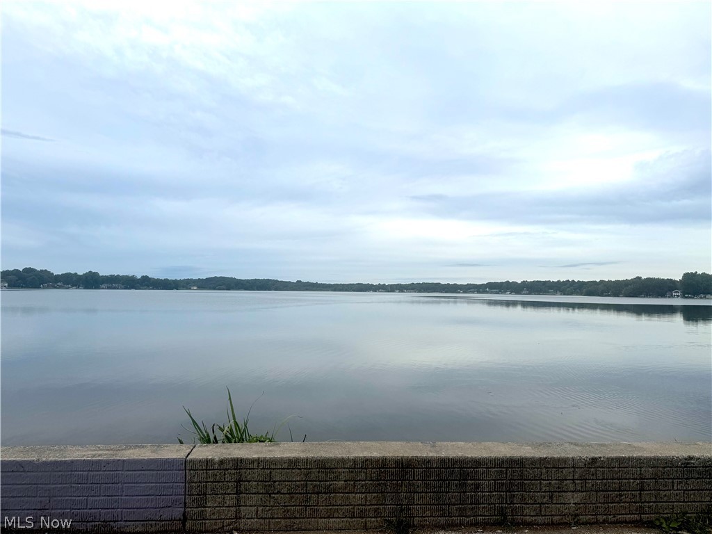 2549 Church Street Lakemore OH 44250