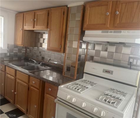 2549 Church Street Lakemore OH 44250