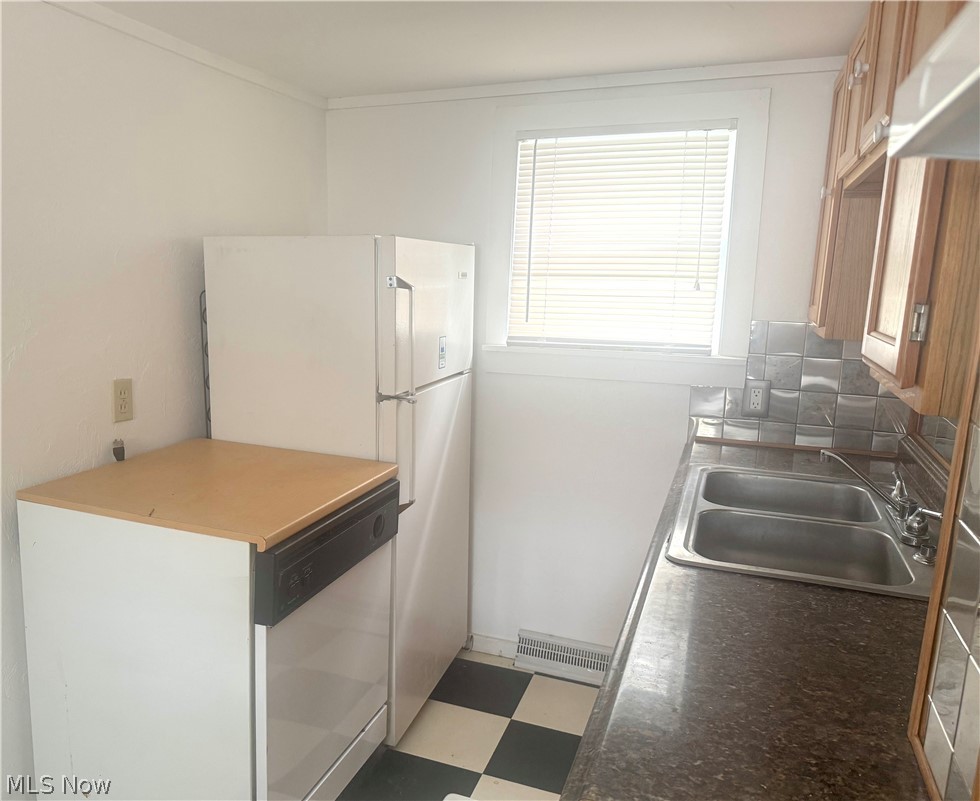 2549 Church Street Lakemore OH 44250