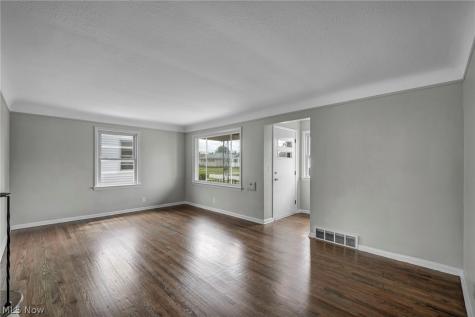 24831 Stephen Avenue Euclid OH 44123