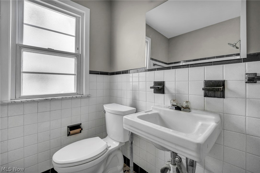 24831 Stephen Avenue Euclid OH 44123