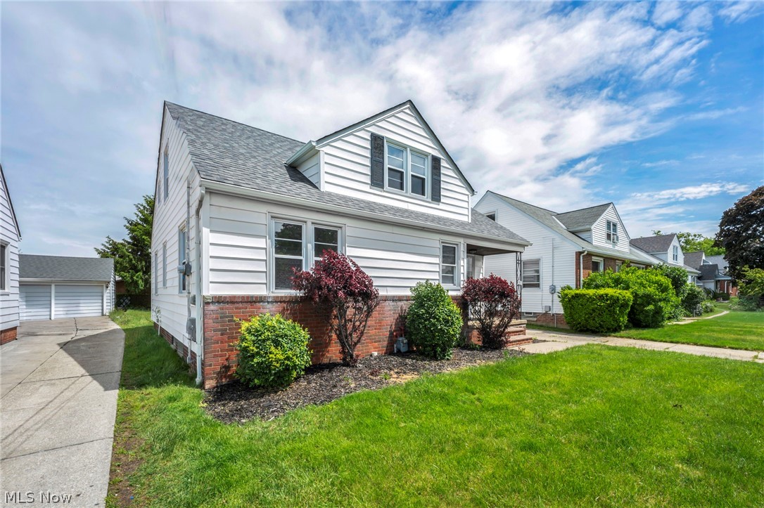 24831 Stephen Avenue Euclid OH 44123