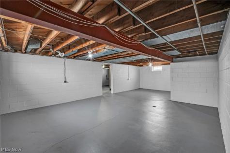 24831 Stephen Avenue Euclid OH 44123