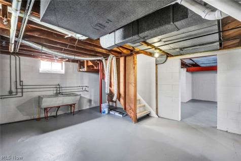 24831 Stephen Avenue Euclid OH 44123