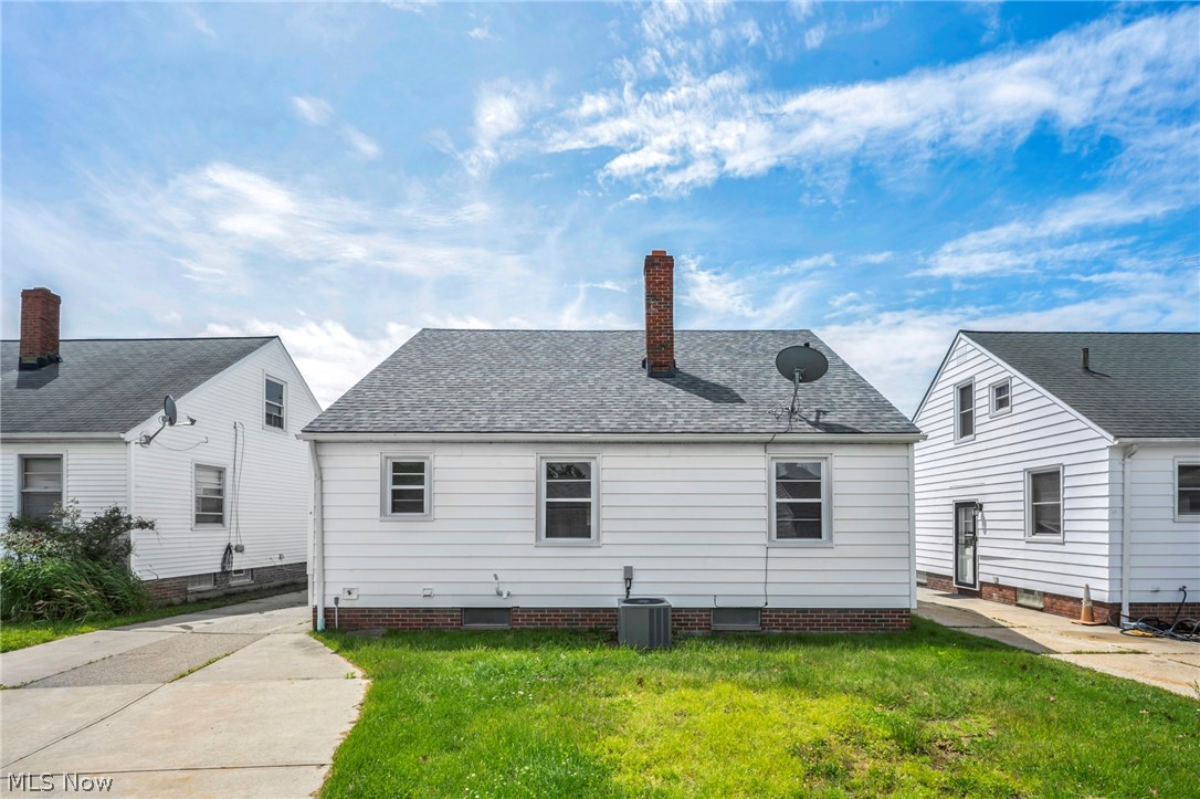24831 Stephen Avenue Euclid OH 44123