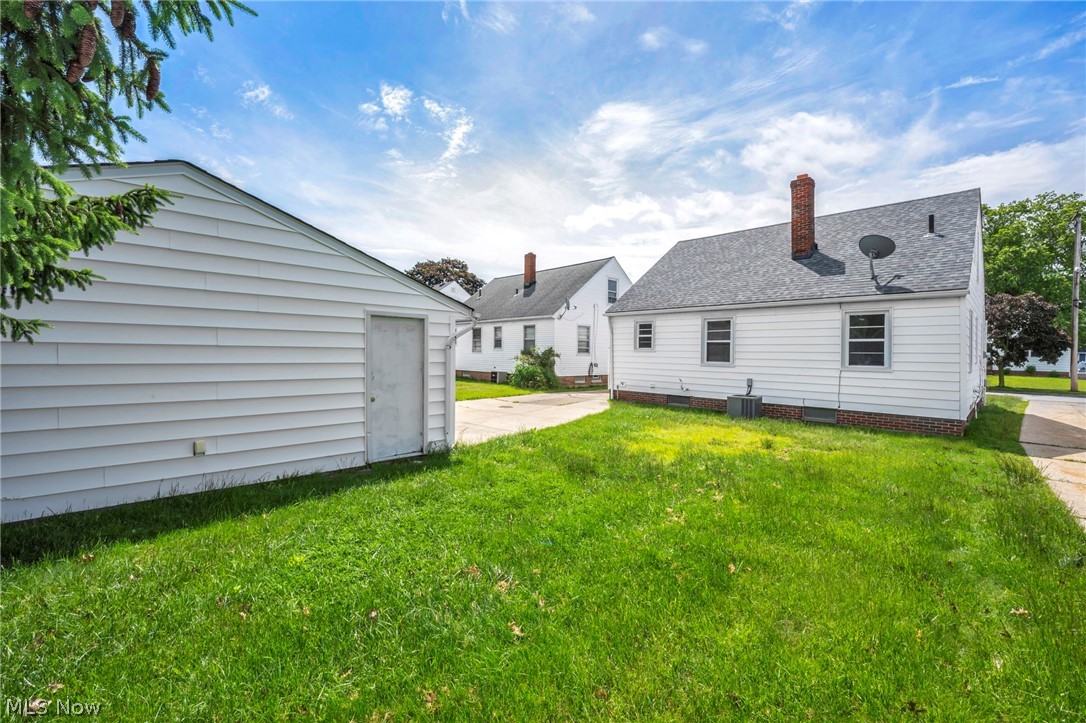 24831 Stephen Avenue Euclid OH 44123