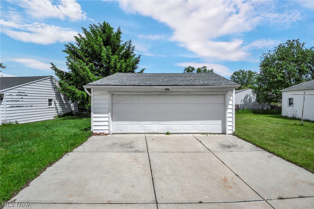 24831 Stephen Avenue Euclid OH 44123