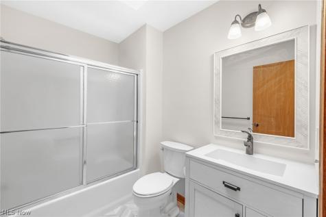 1404 Kristen Circle Mogadore OH 44260