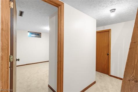 1404 Kristen Circle Mogadore OH 44260