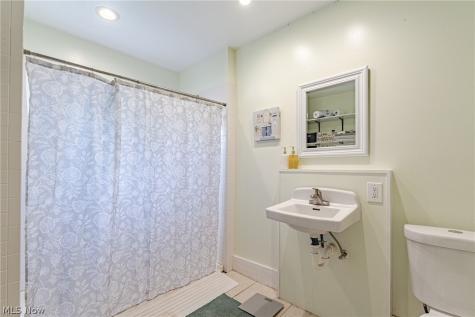 132 E 156th Street Cleveland OH 44110