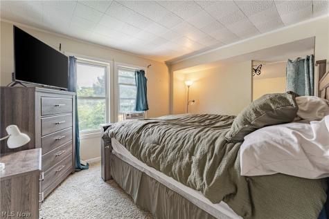 132 E 156th Street Cleveland OH 44110