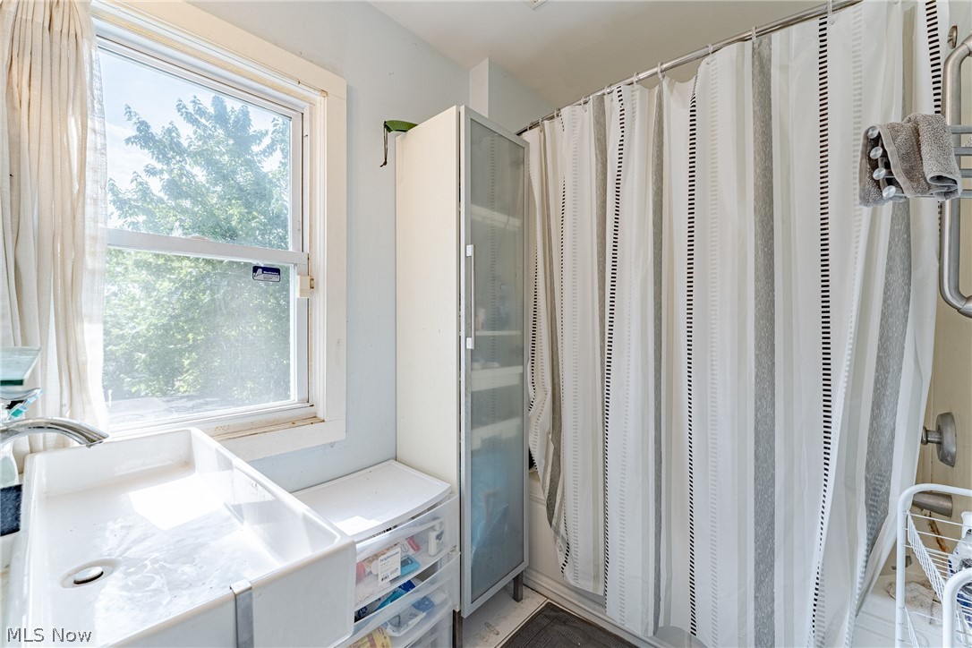 132 E 156th Street Cleveland OH 44110