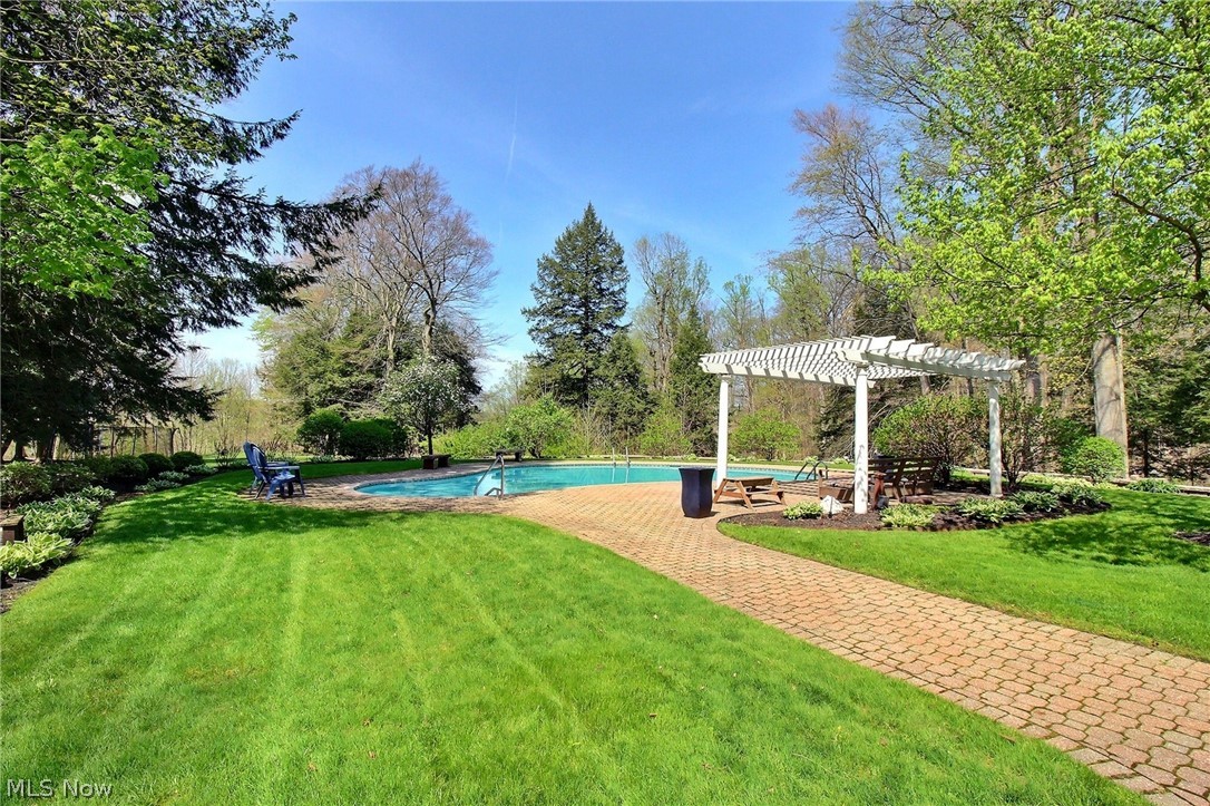 1160 Fox Hill Drive Gates Mills OH 44040