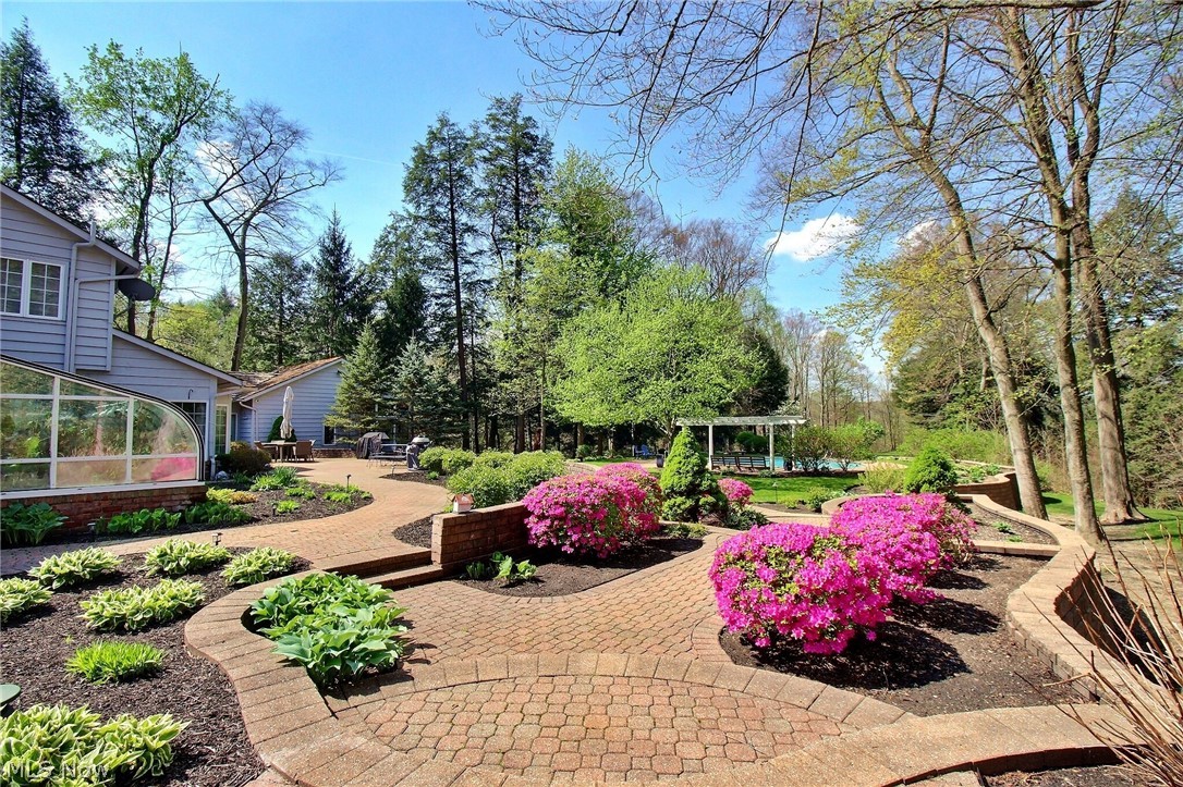 1160 Fox Hill Drive Gates Mills OH 44040