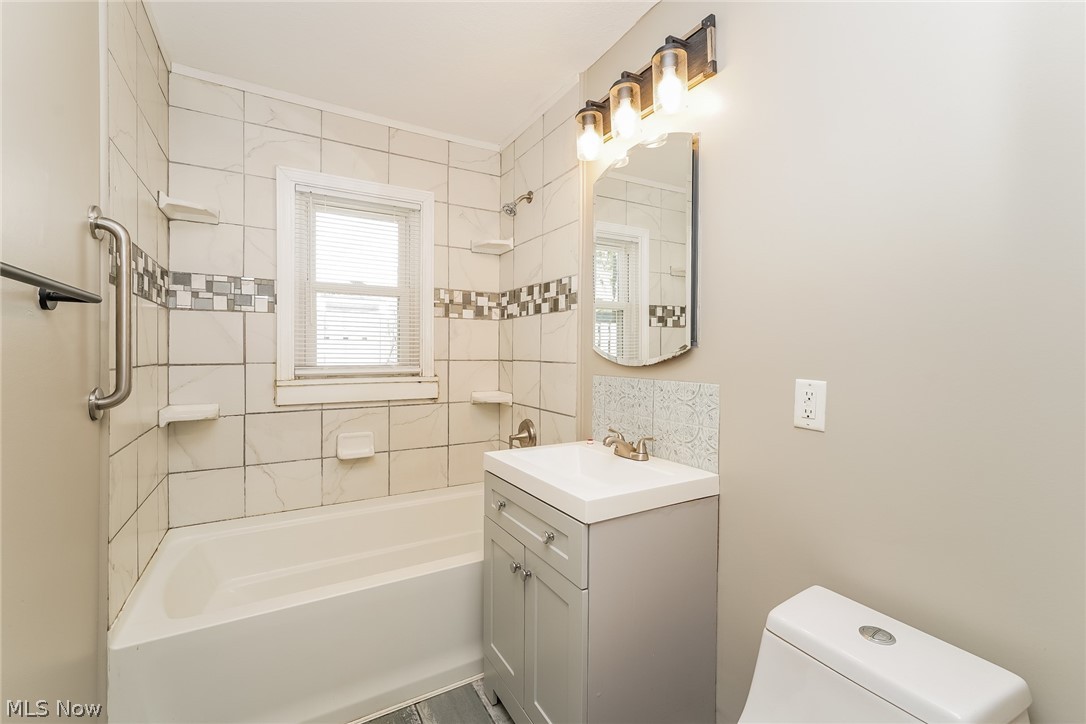 2910 Elmwood Street Cuyahoga Falls OH 44221