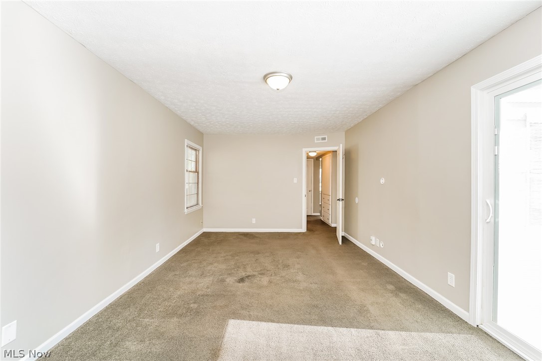 2910 Elmwood Street Cuyahoga Falls OH 44221