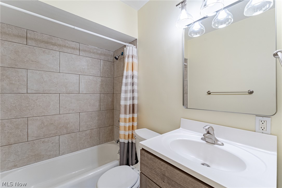 12408 Sprecher Avenue Cleveland OH 44135