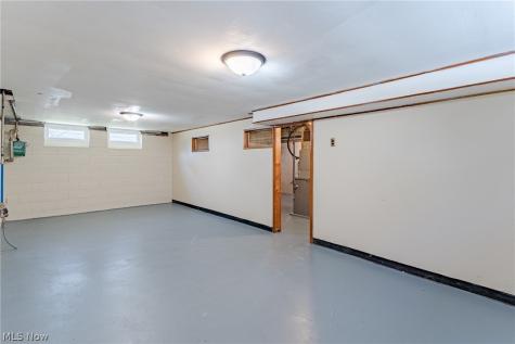12408 Sprecher Avenue Cleveland OH 44135