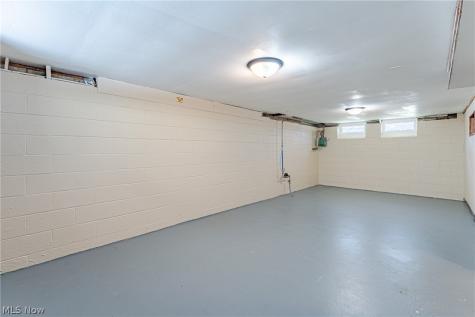 12408 Sprecher Avenue Cleveland OH 44135