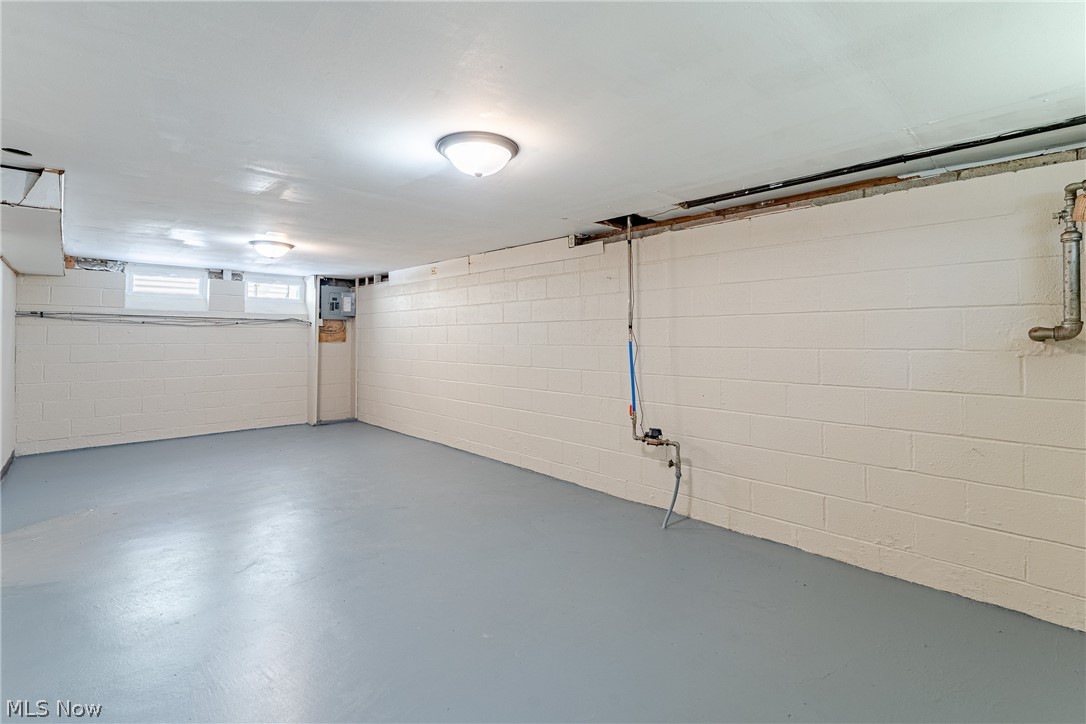 12408 Sprecher Avenue Cleveland OH 44135