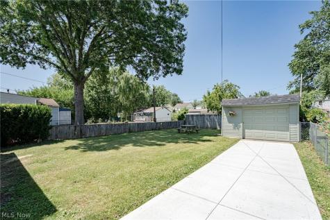 12408 Sprecher Avenue Cleveland OH 44135