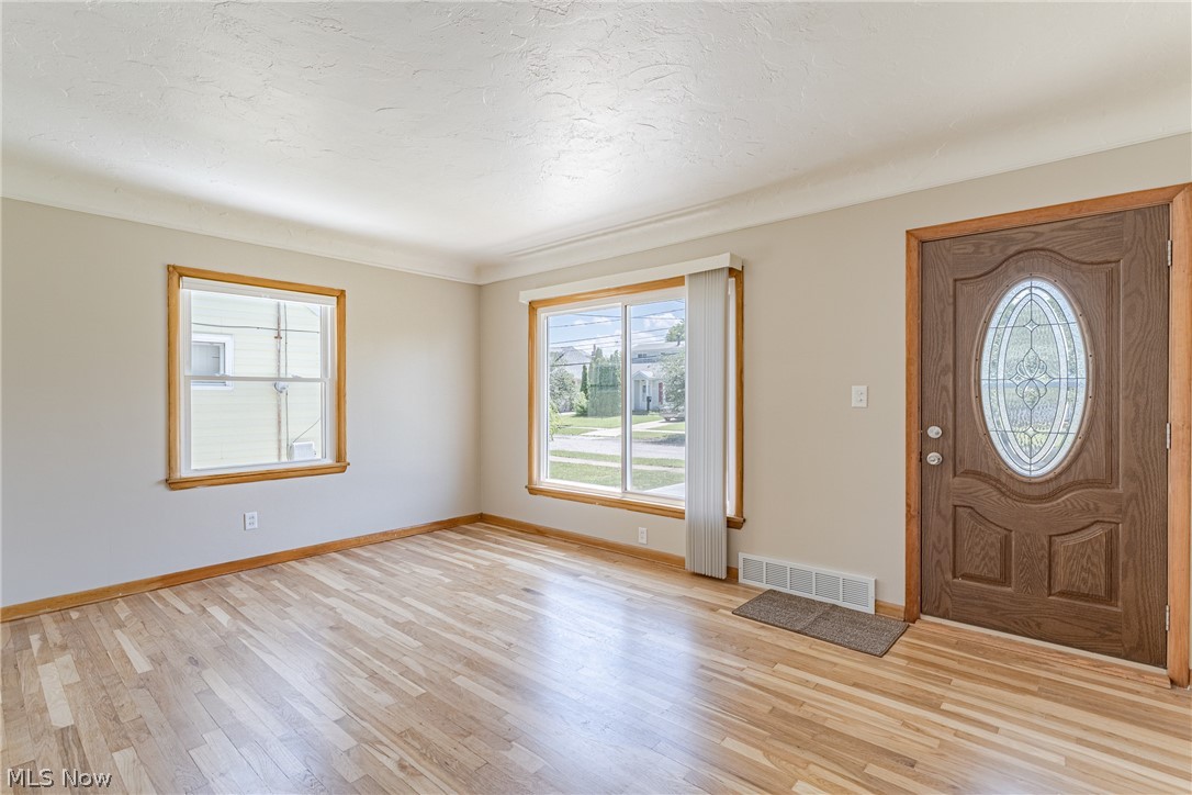 12408 Sprecher Avenue Cleveland OH 44135