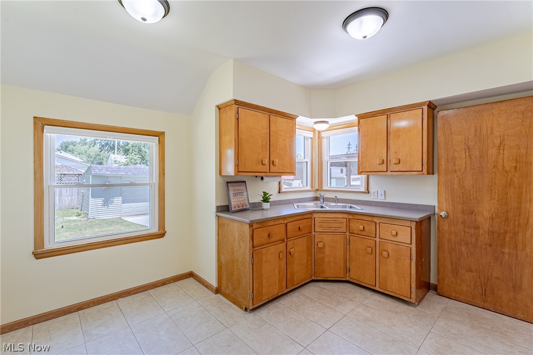 12408 Sprecher Avenue Cleveland OH 44135