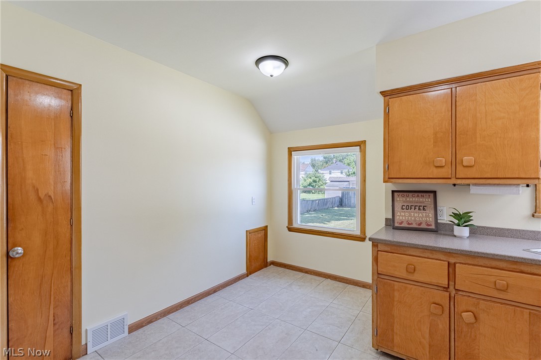 12408 Sprecher Avenue Cleveland OH 44135