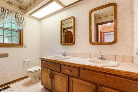 6236 Buckley Circle NW Massillon OH 44646