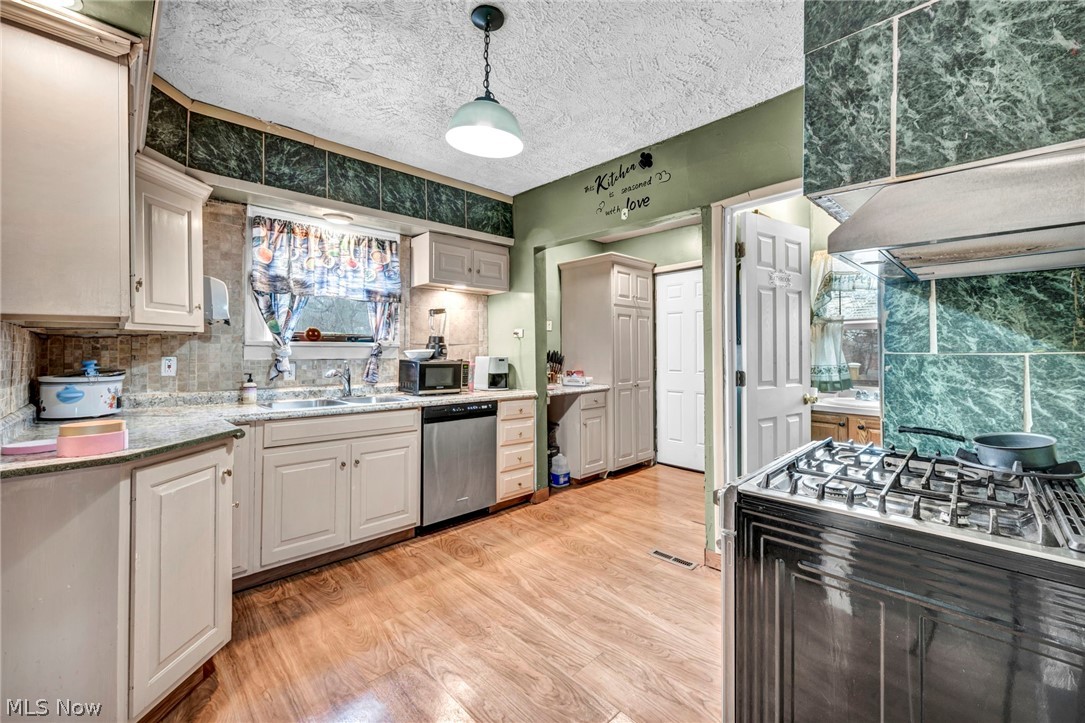 1742 Wayside Road Cleveland OH 44112