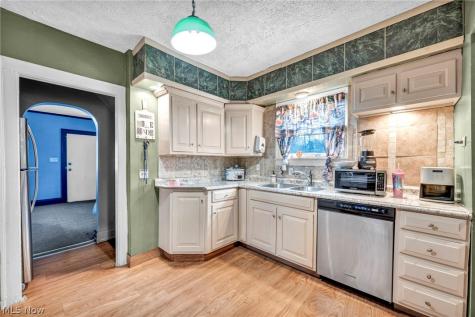 1742 Wayside Road Cleveland OH 44112