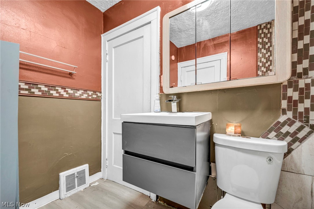 1742 Wayside Road Cleveland OH 44112