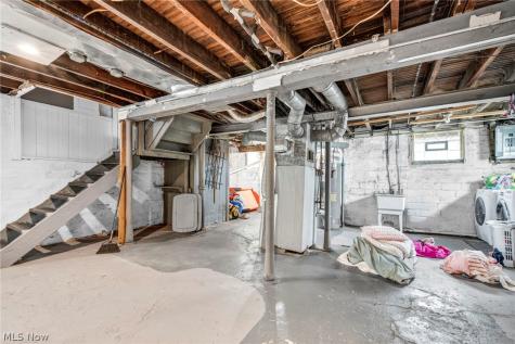 1742 Wayside Road Cleveland OH 44112