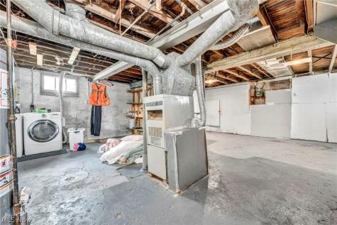 1742 Wayside Road Cleveland OH 44112