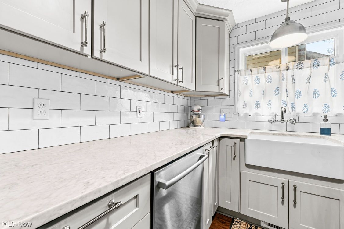 7135 Cedar Street Chagrin Falls OH 44022